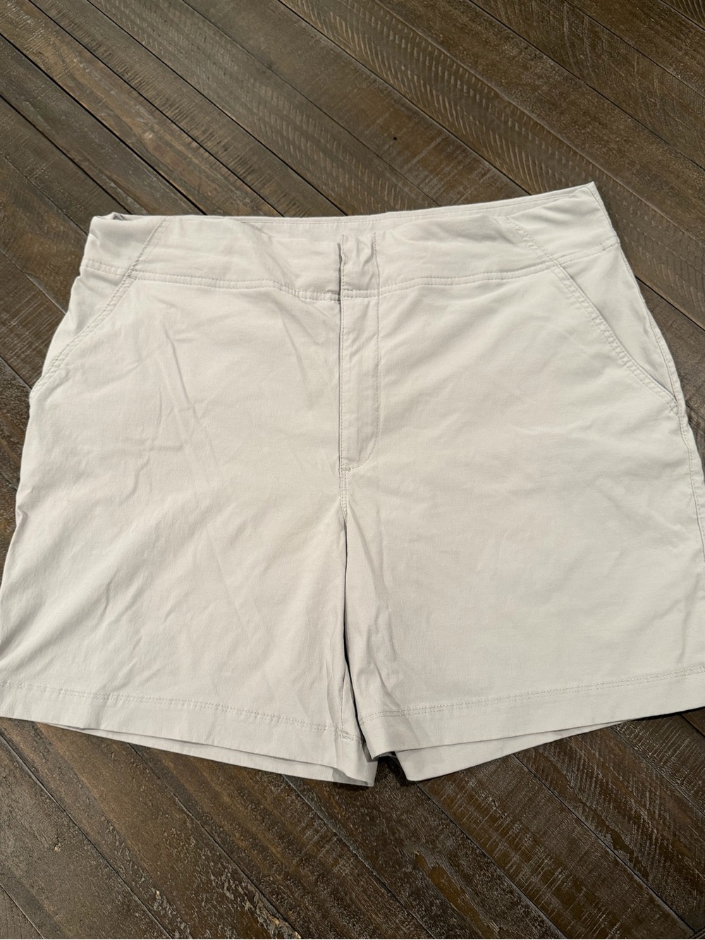 Columbia Women’s Outdoor Hiking Shorts Size 14 Beige